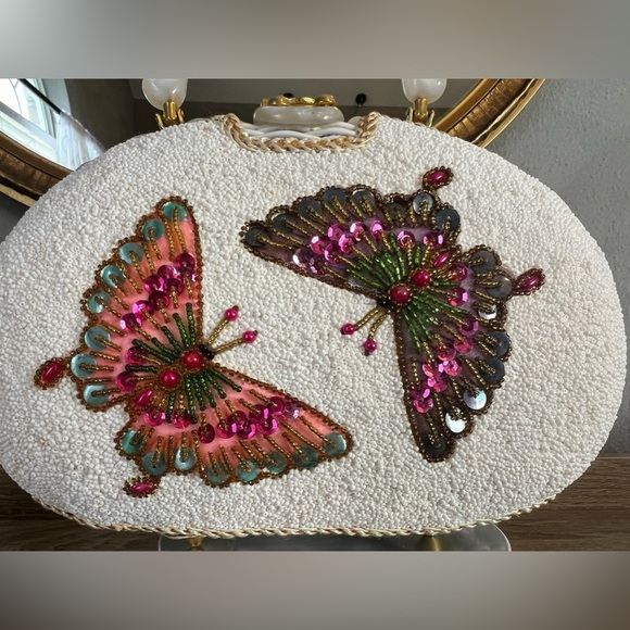 Vintage lucite beaded butterfly Adele wicker purse. - Picture 4 of 11